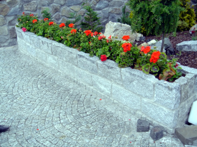 zahradní kameny